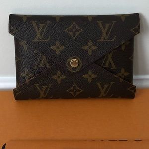 New Louis Vuitton Authentic Kiragami Pouch Medium